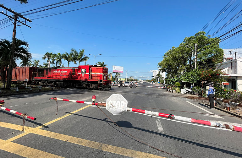 Đắk Lắk tăng cường các giải pháp bảo đảm trật tự, an toàn giao thông đường sắt trong tình hình mới